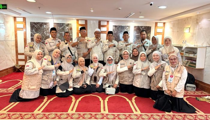 Di Balik Senyum Mabrur Haji Soppeng, Ada Lelah Nakes yang Tak Pernah Mengeluh