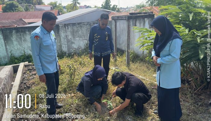 Bikin Baper Pasangan Soppeng Ini Pilih Sedekah Pohon Saat Nikah