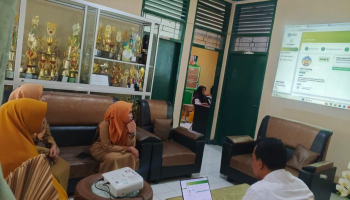 Mantapkan Langkah Nasional, MAN 1 Soppeng Bersama DLH Gelar Pendampingan Adiwiyata