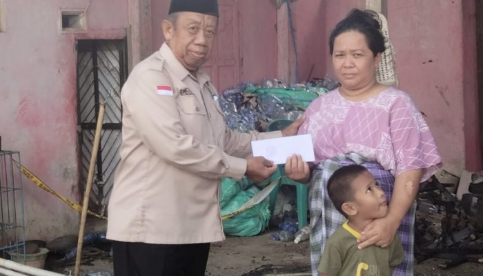 Rumah Ludes Terbakar, Baznas Soppeng Hadir Bawa Bantuan Darurat 