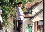 Pimpin Upacara, Kakan Kemenag Soppeng Sematkan Tanda Matamuda di MAN 1 Soppeng
