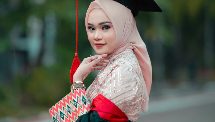 Dari Soppeng untuk UNHAS: Lily Khaerul Amalia Lulus Cepat 3 Tahun 9 Bulan dengan IPK Hampir Sempurna