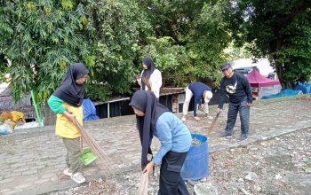 Sambut HUT RI Ke-81, Lurah Lapajung Ajak Warga Kibarkan Bendera & Bersihkan Lingkungan
