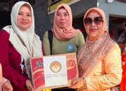 Lebih dari Sekadar Bantuan Pokok, DWP Kemenag Sulsel Basuh Luka Korban Kebakaran