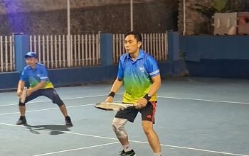 Lepas Penat Pelayanan, Skuad BRI dan BPN Soppeng Adu Smash di Lapangan
