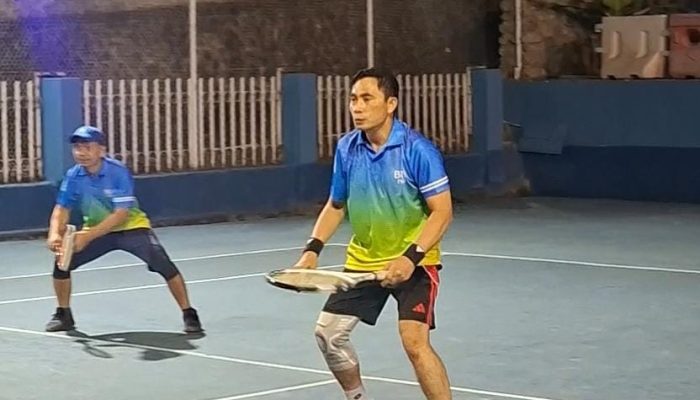 Lepas Penat Pelayanan, Skuad BRI dan BPN Soppeng Adu Smash di Lapangan