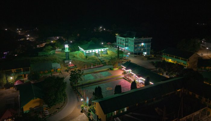 Gemerlap Cahaya Religius: Pesona Megah Pondok Pesantren Yasrib di Bawah Langit Malam