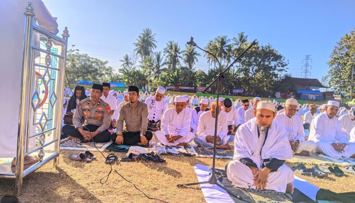 Kering Melanda, Ratusan Warga Bersama Muspika Donri-Donri Gelar Sholat Istisqa