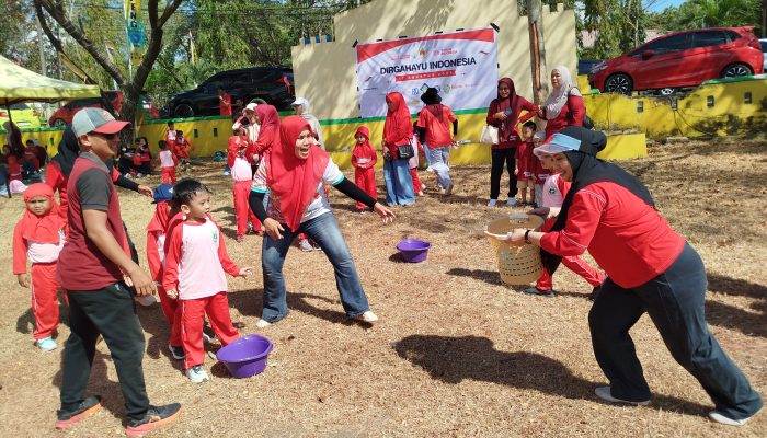 236 Peserta Nabigh Akademik Meriahkan Fun Walk dan Lomba Semarak Kemerdekaan