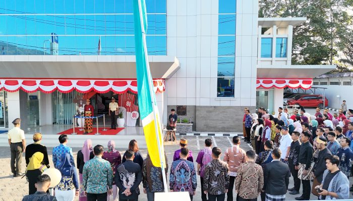 Semarak HUT RI Ke-81, BRI Kanca Watansoppeng Gelar Upacara Dengan Berbusana Adat Nusantara