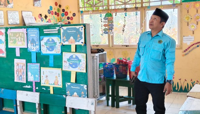 Sentuhan Hangat Kakan Kemenag Soppeng Tinjau Kesiapan RA Perwanida 18 Penre