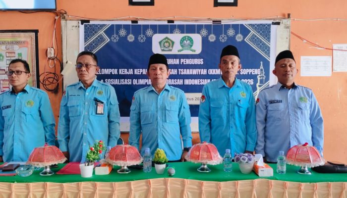 Dorong Prestasi OMI, Kakan Kemenag Soppeng Bakar Semangat Kepala MTs