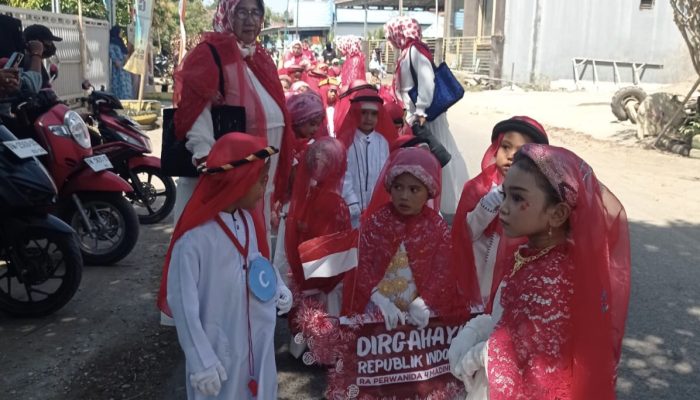 Pesona Busana Parampa Murid RA 4 Madining Hipnotis Penonton di Limpomajang
