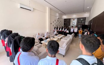 Hari Kedua PKKMB UNIPOL, Mahasiswa Baru Keliling Jelajahi Fasilitas Kampus