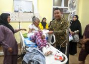 Nekat Terobos Api Demi Dokumen Bantuan, Lansia Soppeng Alami Luka Bakar