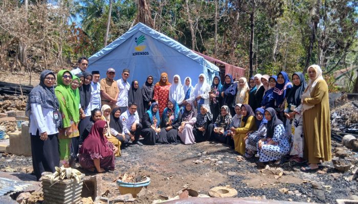 Peduli, Enam Organisasi Masyarakat di Marioriwawo Ringankan Beban Warga Korban Kebakaran