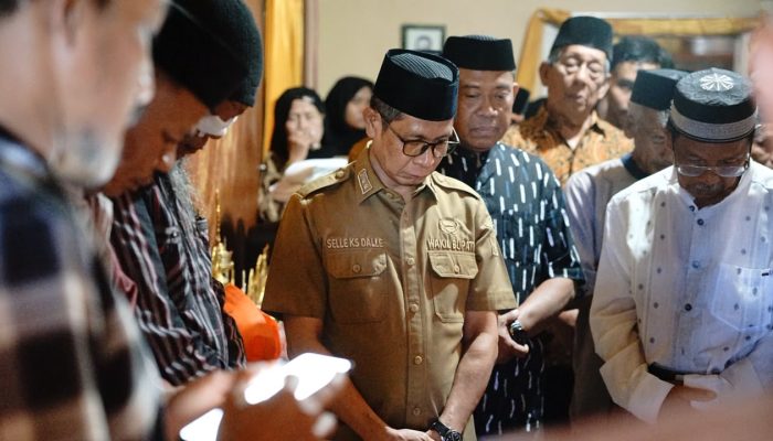 Wabup Soppeng Kenang Dedikasi Abdul Salam Bin Djale di Rumah Duka