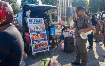Sentuhan Humanis Satpol PP Soppeng Imbau PKL Jaga Kerapian