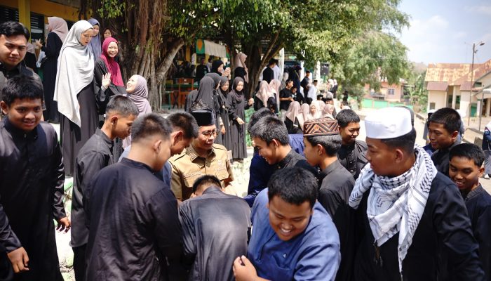 Siswa MAN 1 Soppeng Sambut Antusias Kehadiran Wabup Selle KS Dalle di Peringatan Maulid Nabi
