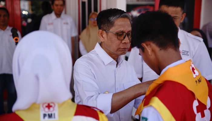 HUT PMI Ke-81, Wabup Soppeng Kukuhkan Relawan PMI dan Forpis