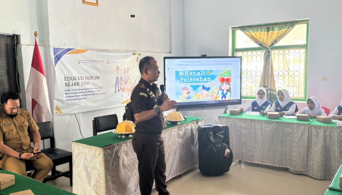 Kejari Soppeng Bekali Pelajar SD dan SMP Pemahaman Hukum Sejak Dini