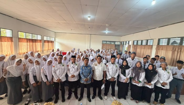 KUA Lalabata Edukasi Ratusan Pelajar SMKN 1 Soppeng Cegah Pernikahan Dini