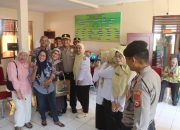 ​Kunjungan Kerja di Kelurahan Lapajung, Kapolres Soppeng Diserbu Emak-emak 