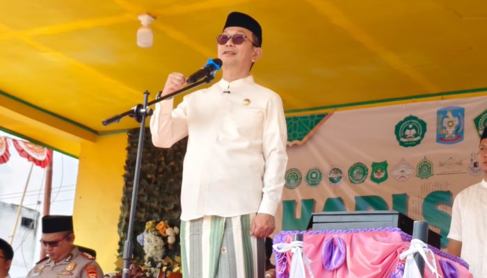 Upacara HSN, Bupati Soppeng Kepalkan Tangan Nyanyikan Lagu ‘Yalal Wathon’