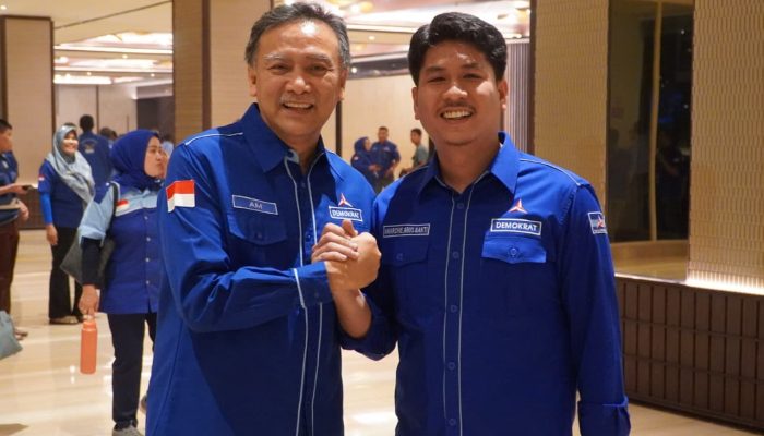 Salam Komando Andi Mallarangeng dan Anarchie Simbol Sinergi Tokoh Senior dan Energi Muda Demokrat