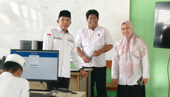 Kakan Kemenag Soppeng Tinjau Pelaksanaan Tes Kemampuan Akademik MA Pattojo