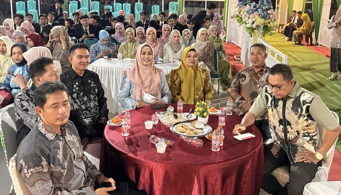 Haru dan Bahagia Warnai Malam Ramah Tamah Wisuda Sarjana UNIPOL Soppeng