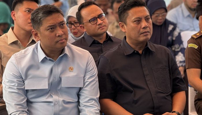 Wakil Ketua Komisi V DPR RI Dampingi BGN Tinjau Dapur SPPG Takalar