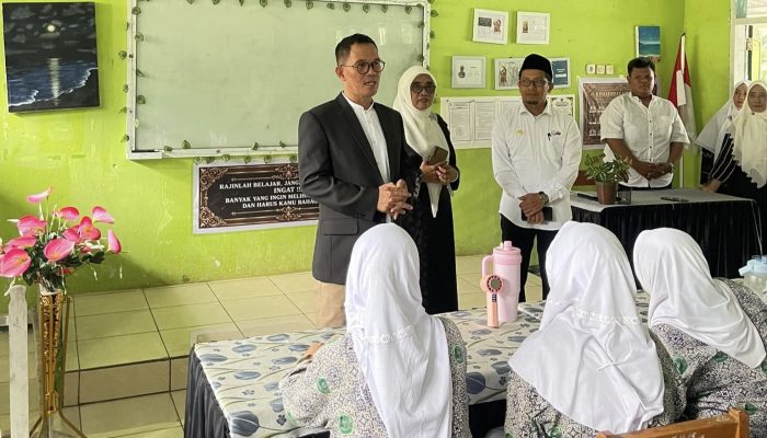 Sambangi MTsN Soppeng, Kabid Penmad Kemenag Sulsel Tumbuhkan Semangat BARISAN SIPAKAINGE